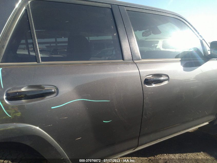2020 TOYOTA 4RUNNER SR5 - JTEBU5JR8L5787290