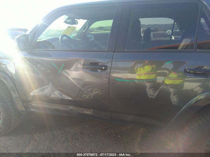 2020 TOYOTA 4RUNNER SR5 - JTEBU5JR8L5787290