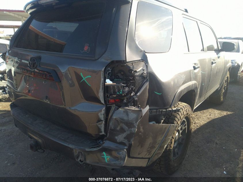 2020 TOYOTA 4RUNNER SR5 - JTEBU5JR8L5787290