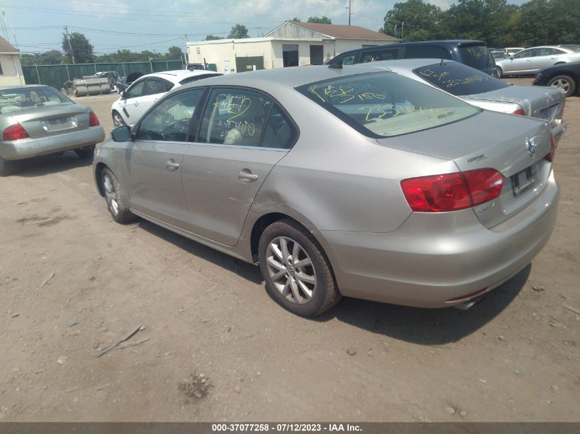 2014 VOLKSWAGEN JETTA SEDAN SE - 3VWD17AJ2EM286241