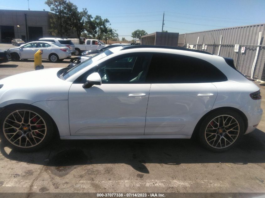 2015 PORSCHE MACAN TURBO - WP1AF2A52FLB90902