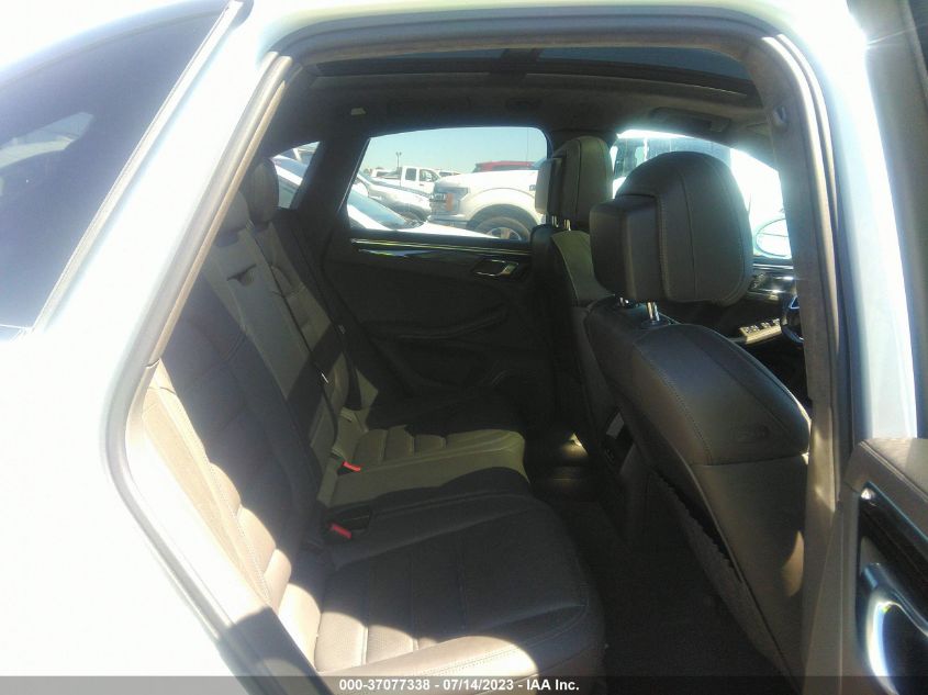 2015 PORSCHE MACAN TURBO - WP1AF2A52FLB90902