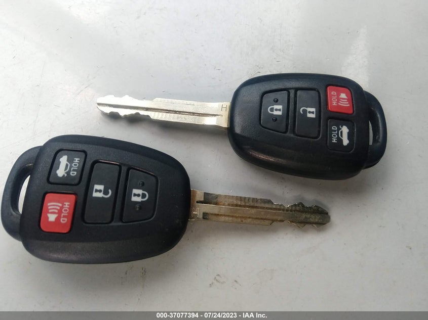 VIN 2T1BURHE9KC157858 2019 TOYOTA COROLLA LE