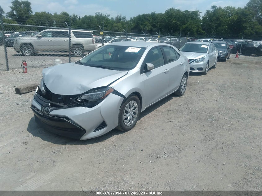 VIN 2T1BURHE9KC157858 2019 TOYOTA COROLLA LE