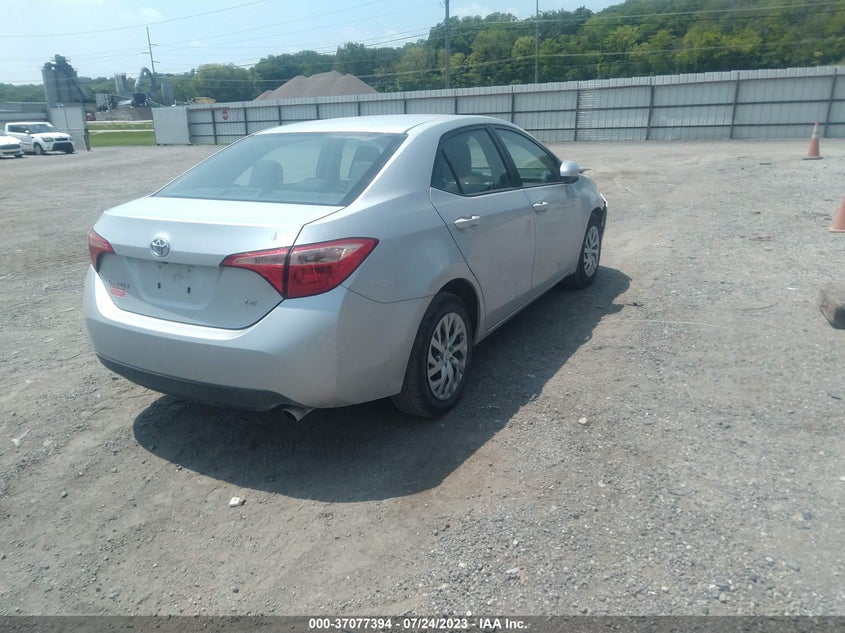 VIN 2T1BURHE9KC157858 2019 TOYOTA COROLLA LE