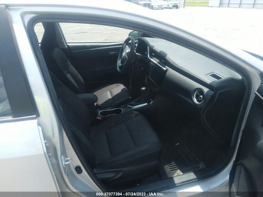 VIN 2T1BURHE9KC157858 2019 TOYOTA COROLLA LE