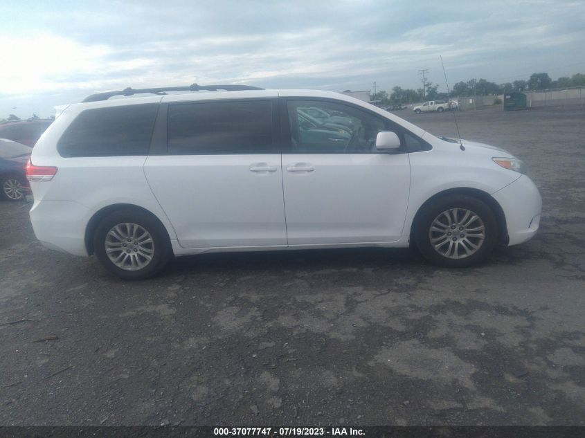 2014 TOYOTA SIENNA XLE/LIMITED - 5TDYK3DC8ES476648
