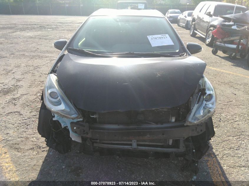 2015 TOYOTA PRIUS C - JTDKDTB32F1579601