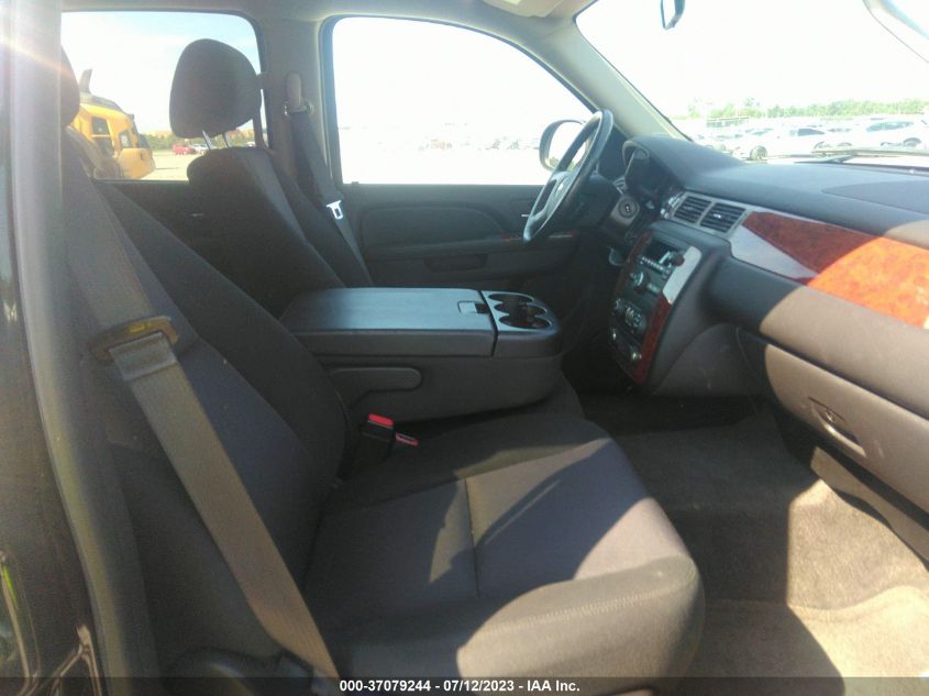 2013 CHEVROLET SUBURBAN LS - 1GNSKHE71DR282844