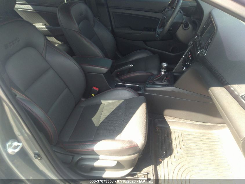 2017 HYUNDAI ELANTRA SPORT - KMHD04LB3HU344184