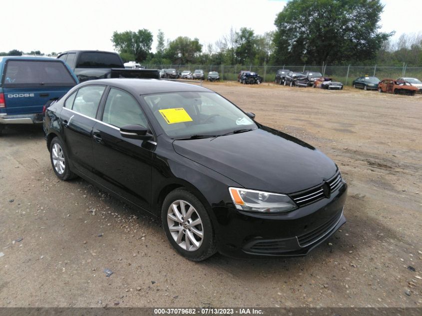 2013 VOLKSWAGEN JETTA SEDAN SE W/CONVENIENCE - 3VWDX7AJ7DM356300