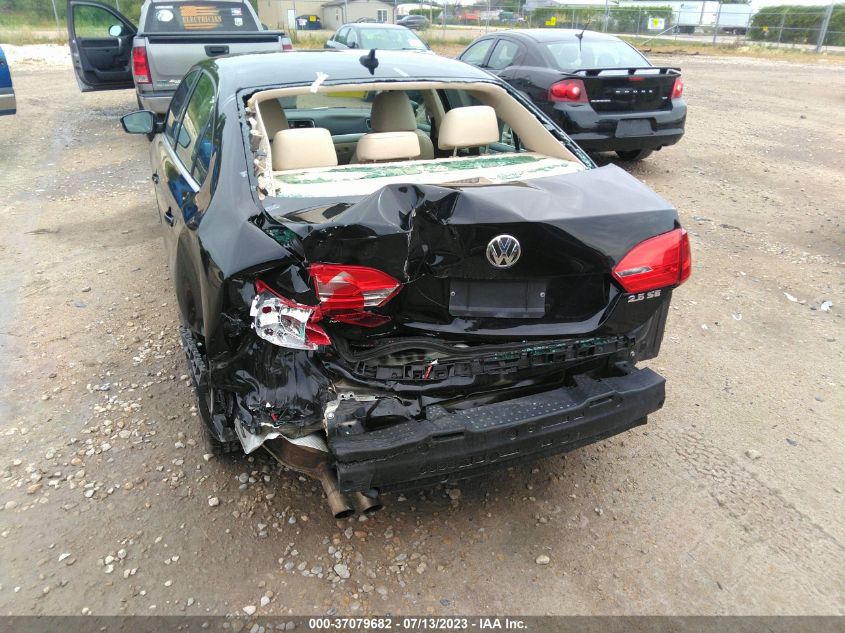 2013 VOLKSWAGEN JETTA SEDAN SE W/CONVENIENCE - 3VWDX7AJ7DM356300