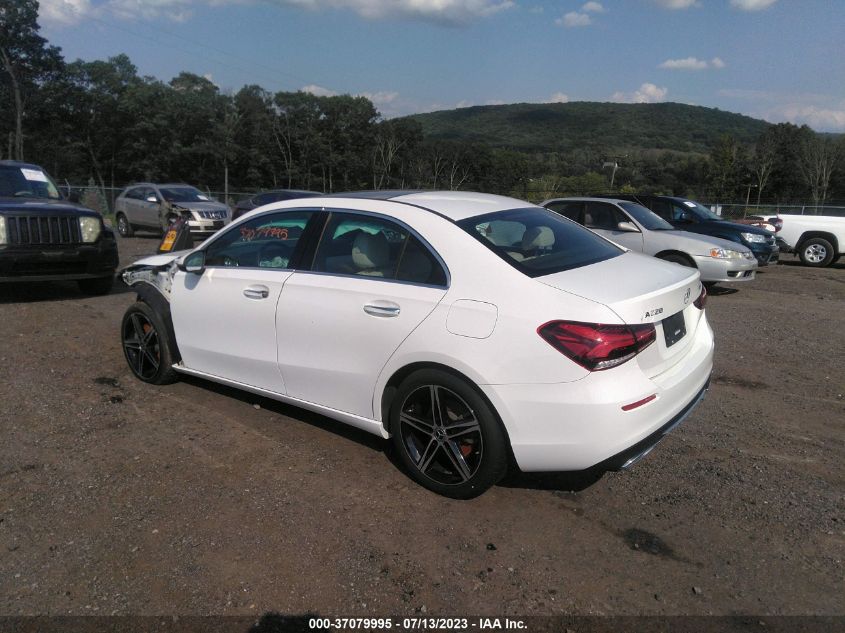 2022 MERCEDES-BENZ A-CLASS A 220 - W1K3G4FB4NJ366950