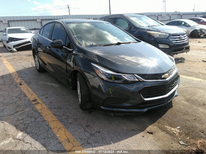 2018 CHEVROLET CRUZE LT - 1G1BE5SM4J7121137