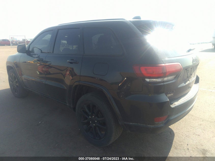 VIN 1C4RJFAG3JC303275 2018 JEEP GRAND CHEROKEE ALTITUDE