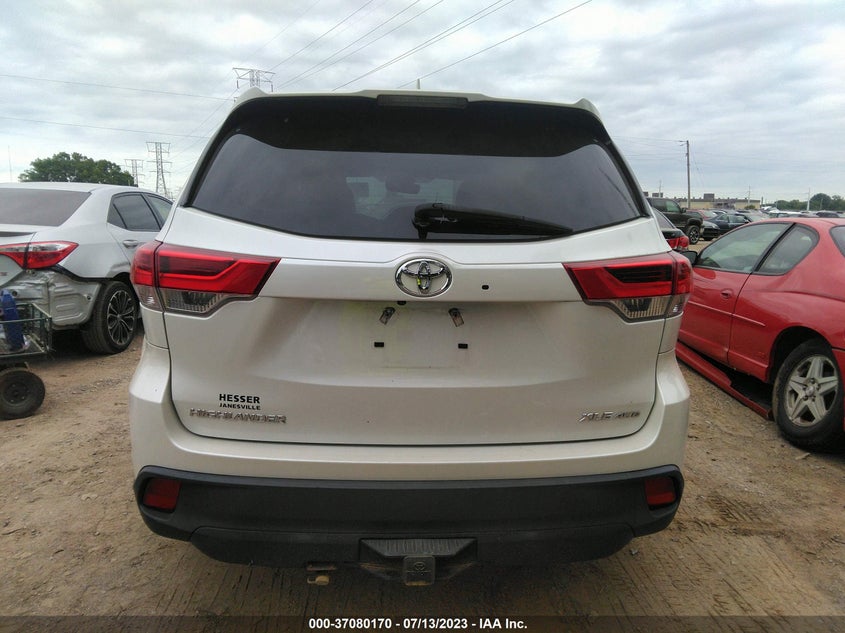 VIN 5TDJZRFHXHS515527 2017 TOYOTA HIGHLANDER XLE