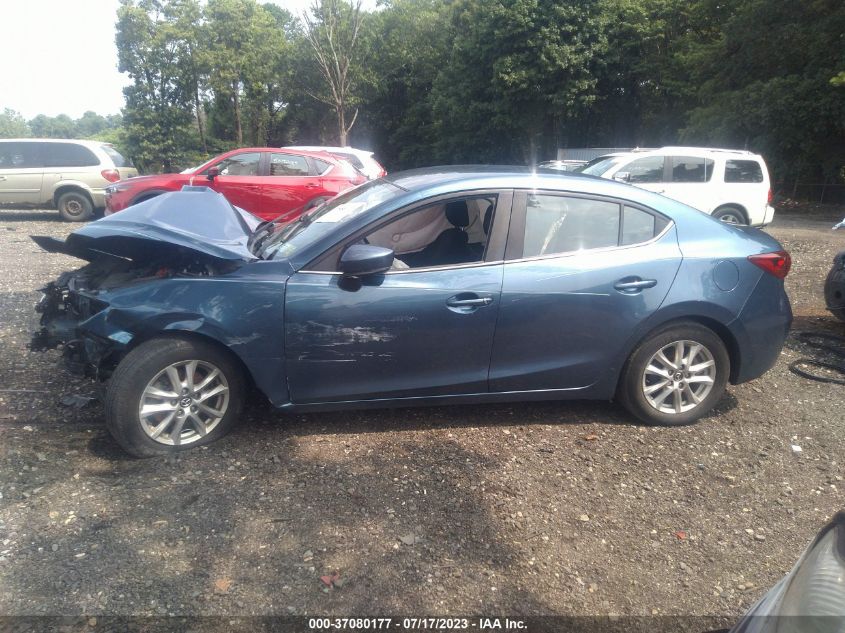 2018 MAZDA MAZDA3 4-DOOR SPORT 3MZBN1U73JM217044