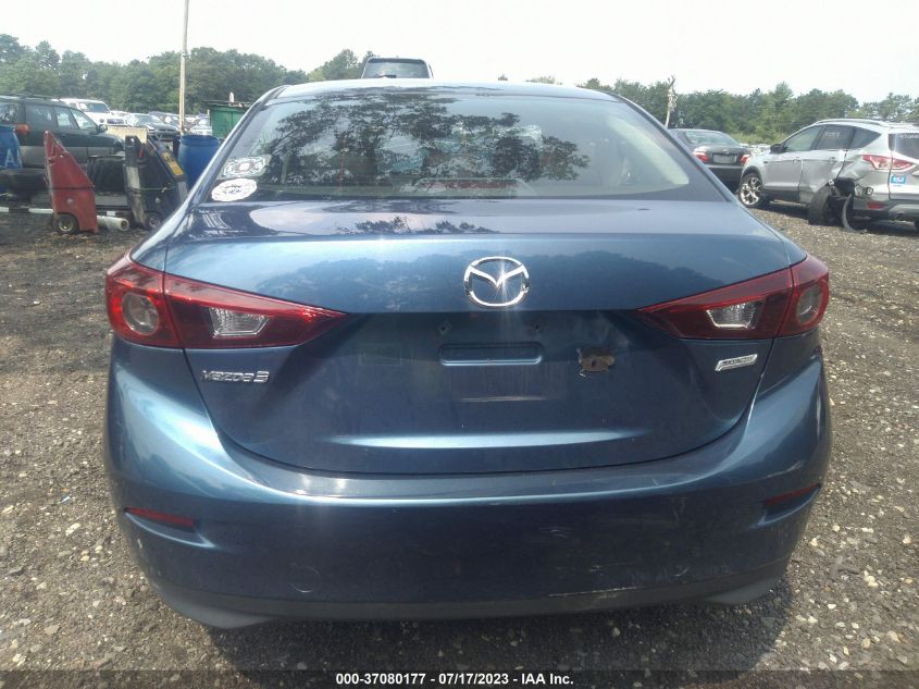 2018 MAZDA MAZDA3 4-DOOR SPORT 3MZBN1U73JM217044
