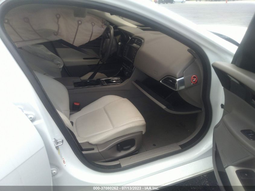2017 JAGUAR XE 25T - SAJAR4BG0HA970899