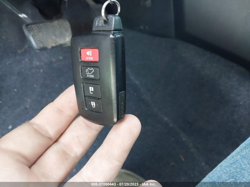 2016 TOYOTA RAV4 HYBRID XLE JTMRJREV5GD007347