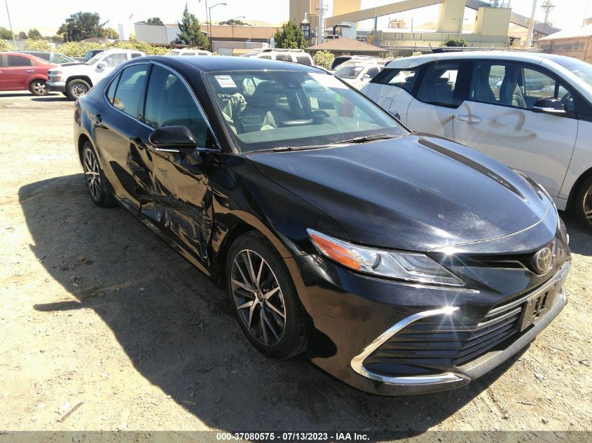 2022 TOYOTA CAMRY XLE - 4T1F11AKXNU018742