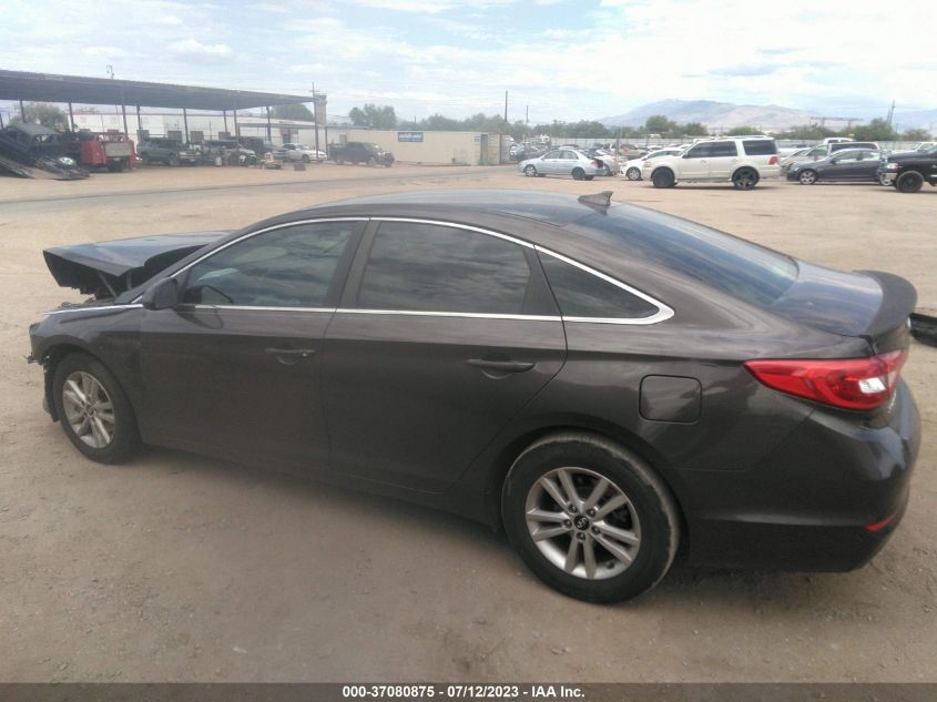 2015 HYUNDAI SONATA 2.4L SE - 5NPE24AF4FH243882