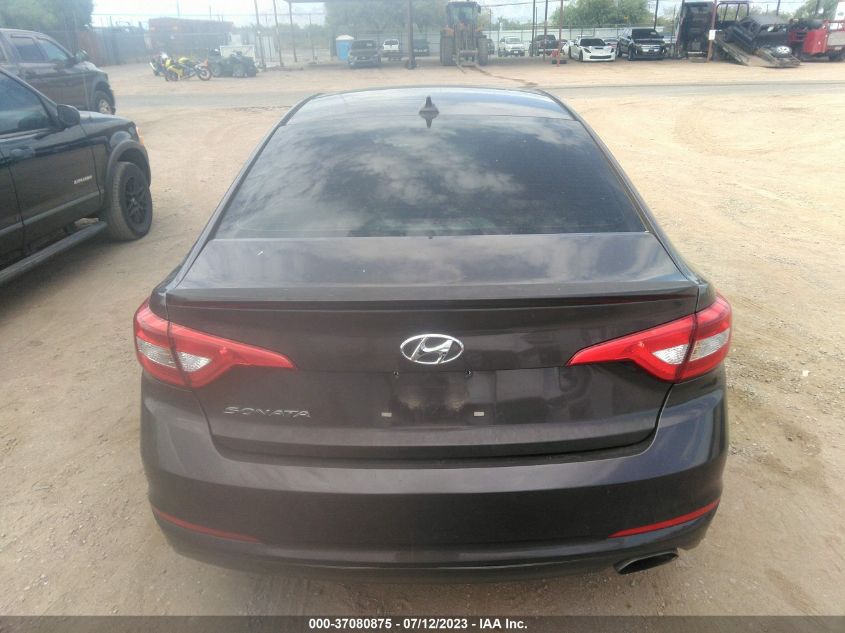 2015 HYUNDAI SONATA 2.4L SE - 5NPE24AF4FH243882