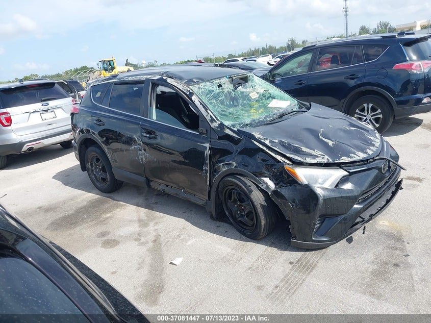 VIN 2T3BFREV6JW762519 2018 TOYOTA RAV4 LE