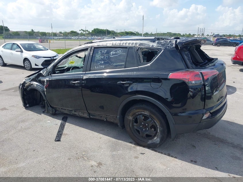 VIN 2T3BFREV6JW762519 2018 TOYOTA RAV4 LE