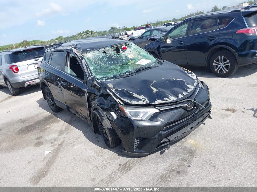VIN 2T3BFREV6JW762519 2018 TOYOTA RAV4 LE