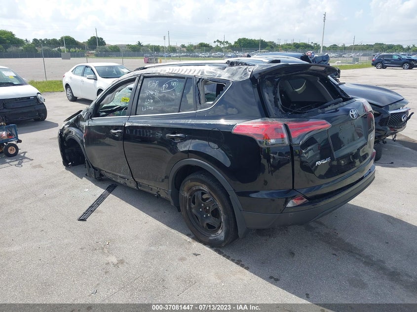 VIN 2T3BFREV6JW762519 2018 TOYOTA RAV4 LE