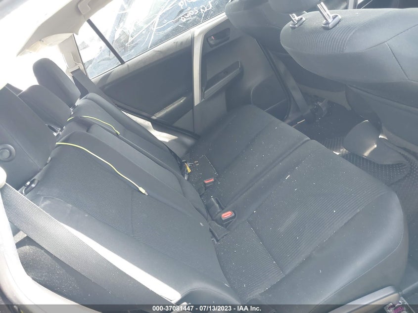 VIN 2T3BFREV6JW762519 2018 TOYOTA RAV4 LE