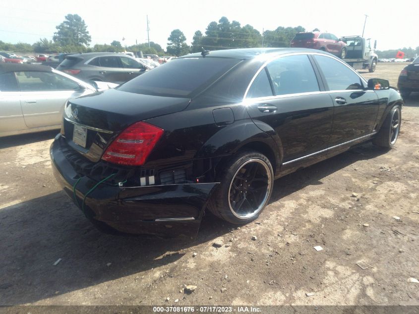 2013 MERCEDES-BENZ S 550 WDDNG7DB1DA504455