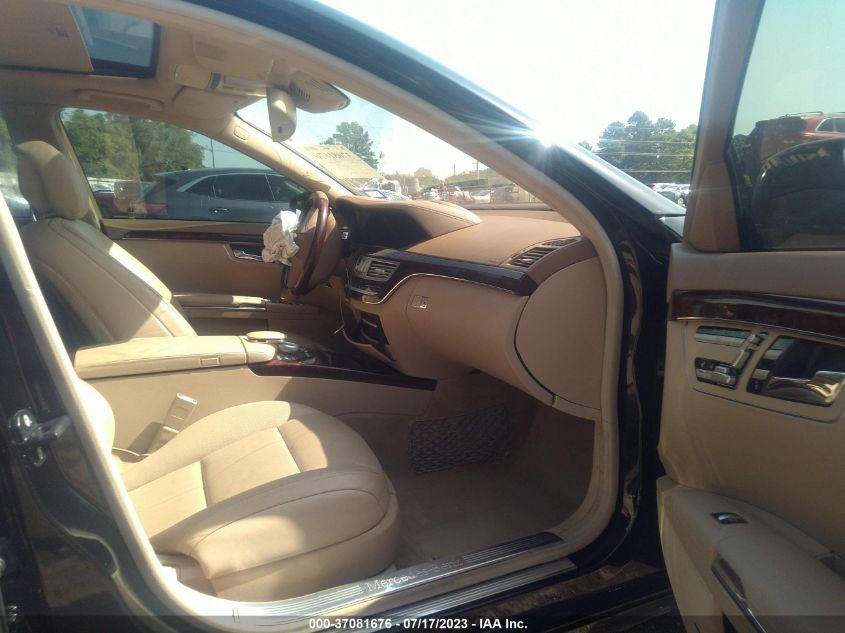 2013 MERCEDES-BENZ S 550 WDDNG7DB1DA504455