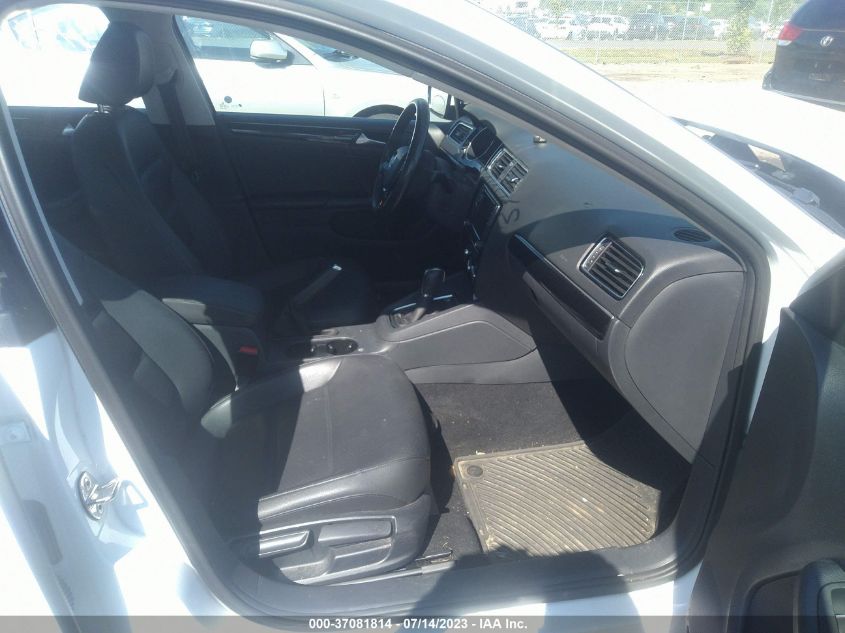 2016 VOLKSWAGEN JETTA SEDAN 1.8T SEL - 3VWL07AJ1GM228056