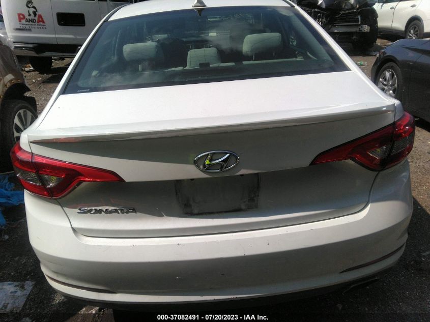 2015 HYUNDAI SONATA 2.4L SE - 5NPE24AF2FH234209