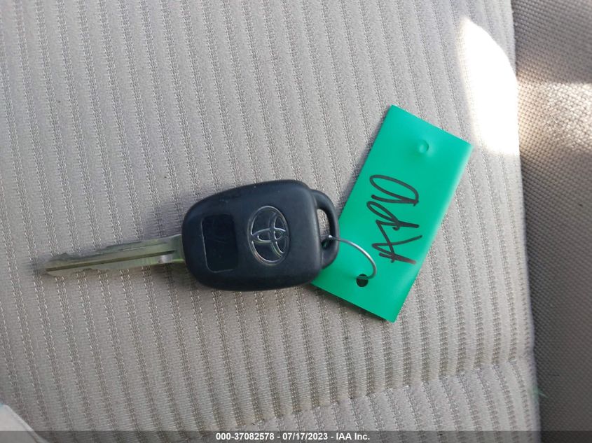 2013 TOYOTA RAV4 LE - JTMBFREV3DD036666