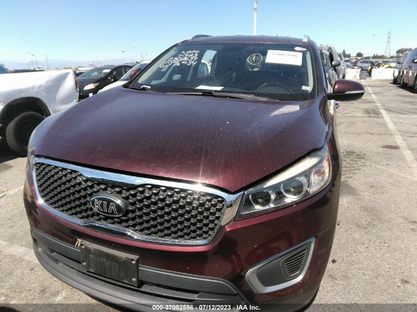 2016 KIA SORENTO LX - 5XYPG4A34GG125615