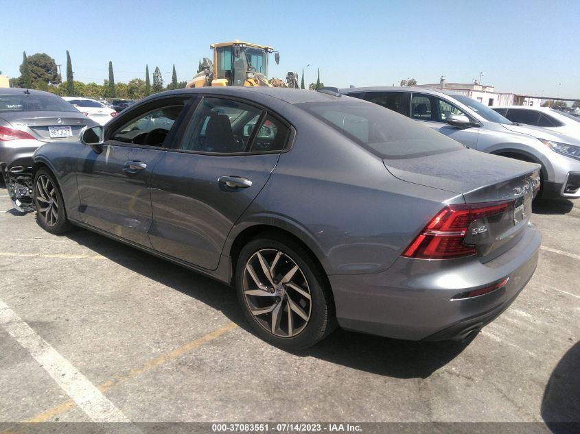 2019 VOLVO S60 MOMENTUM - 7JR102FK5KG017834