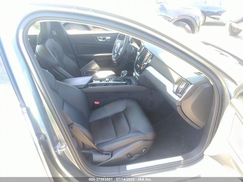 2019 VOLVO S60 MOMENTUM - 7JR102FK5KG017834