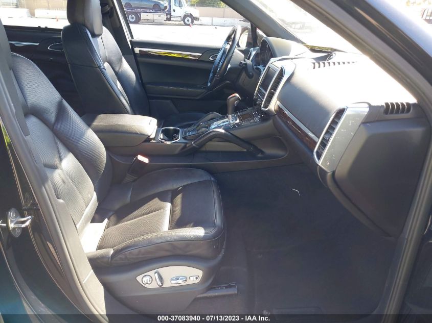 2013 PORSCHE CAYENNE DIESEL - WP1AF2A2XDLA27577