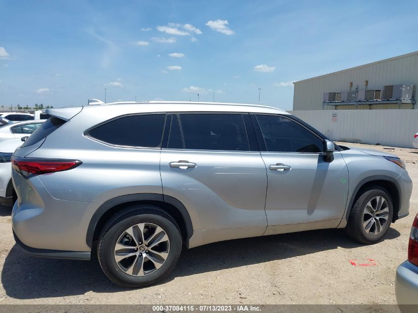 2022 TOYOTA HIGHLANDER XLE - 5TDGZRAH2NS107830