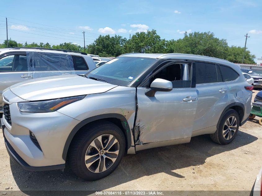 2022 TOYOTA HIGHLANDER XLE - 5TDGZRAH2NS107830