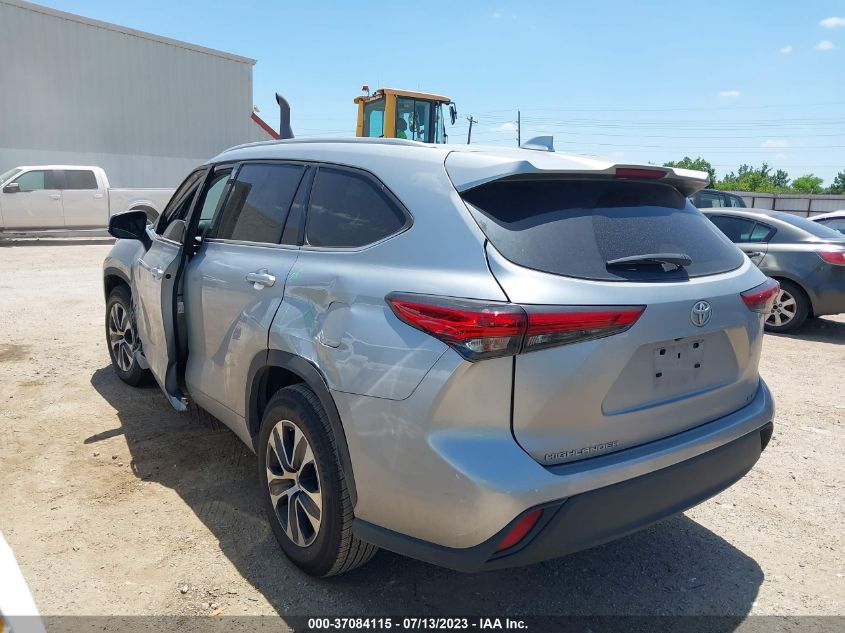 2022 TOYOTA HIGHLANDER XLE - 5TDGZRAH2NS107830