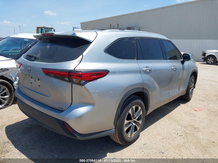 2022 TOYOTA HIGHLANDER XLE - 5TDGZRAH2NS107830