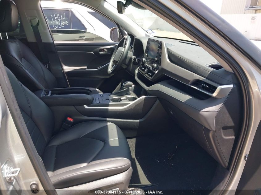 2022 TOYOTA HIGHLANDER XLE - 5TDGZRAH2NS107830