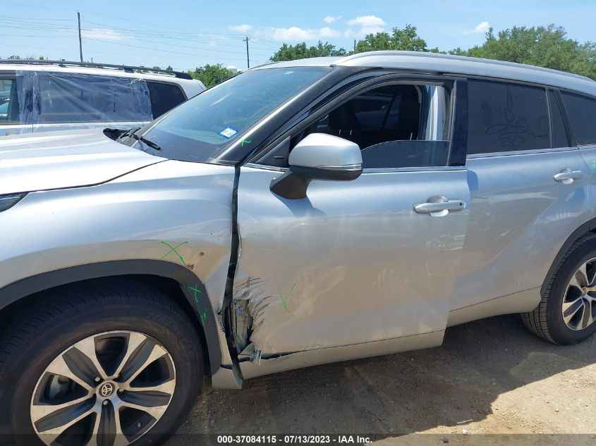 2022 TOYOTA HIGHLANDER XLE - 5TDGZRAH2NS107830