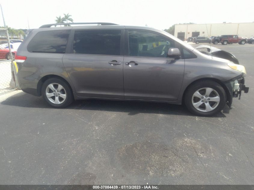 2014 TOYOTA SIENNA LE - 5TDKK3DC9ES433880