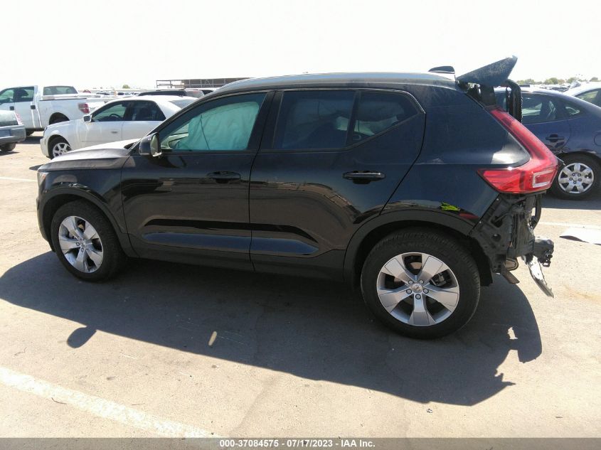 2022 VOLVO XC40 MOMENTUM YV4AC2HK7N2779323