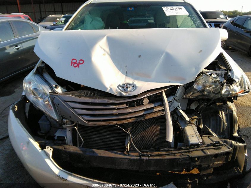 2015 TOYOTA SIENNA XLE/LIMITED - 5TDYK3DCXFS605653